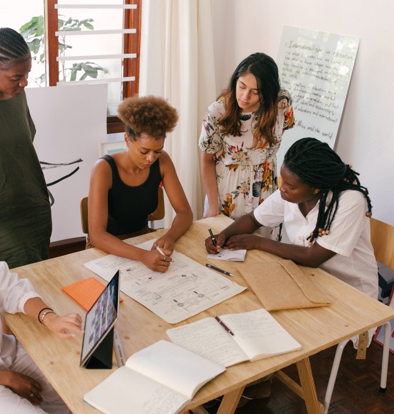 Mulheres no empreendedorismo: histórias inspiradoras de mulheres que transformaram suas ideias em negócios de sucesso