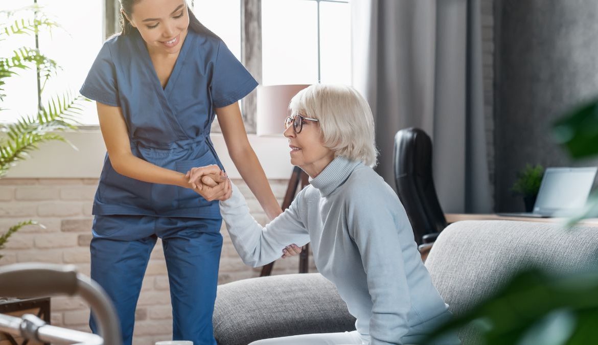 cuidador de idosos meio período